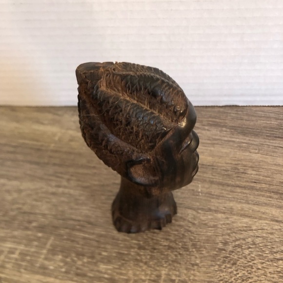 Hand Carved African Woman Wooden Bust - Picture 5 of 12